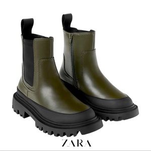 Kids stretch rubberized ankle boots dark green size 6 (size 8 women’s )